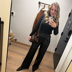 Meet your Posher, Alyson